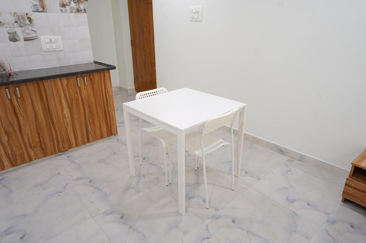 Mahasri Studio Apartments- Brand New Fully Furnished Air Conditioned Studio Apartments Tirupati Ngoại thất bức ảnh
