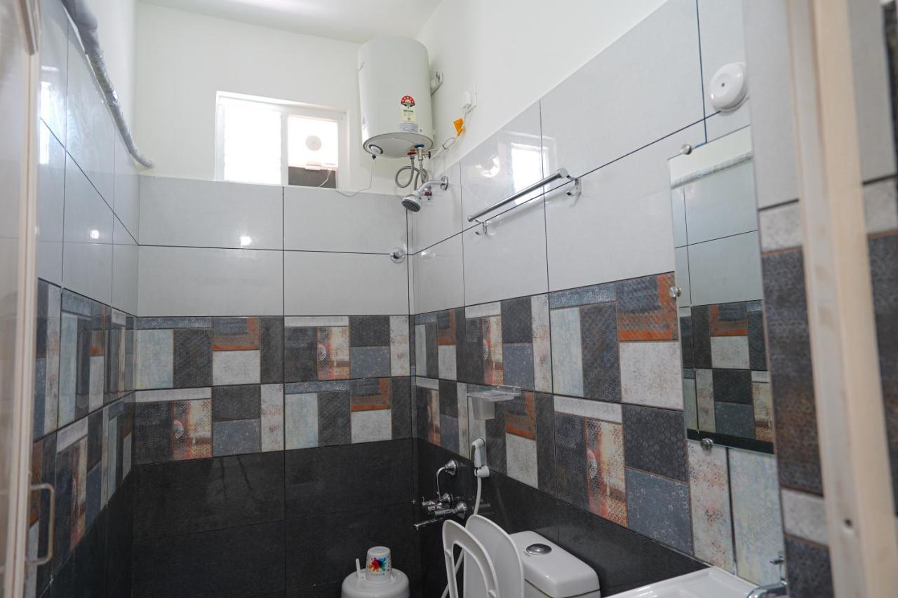 Mahasri Studio Apartments- Brand New Fully Furnished Air Conditioned Studio Apartments Tirupati Ngoại thất bức ảnh